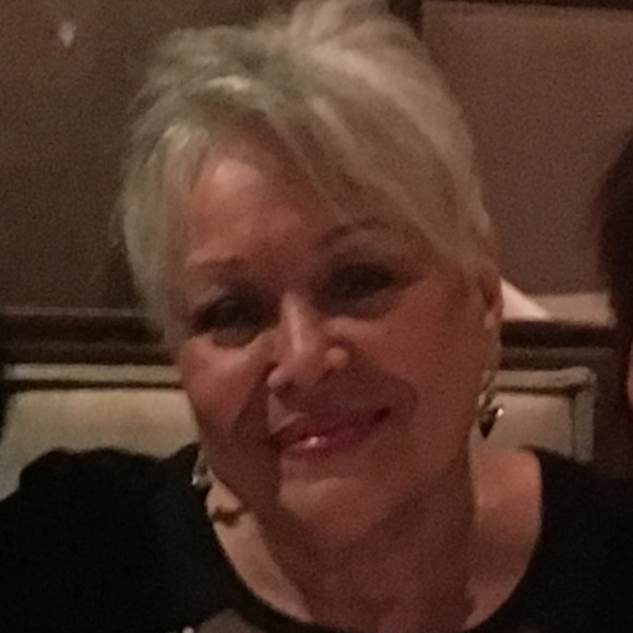 Meet your Posher, Awilda - Picture 1 of 6